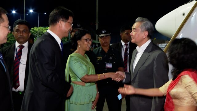 Chinese Foreign Minister arrives in SL on transit visit
