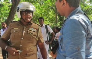 Police officer apologizes to journalist over unlawful arrest