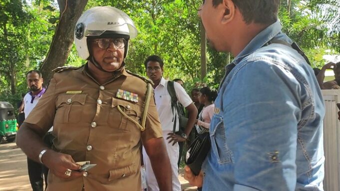 Police officer apologizes to journalist over unlawful arrest