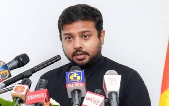 Govt announces housing loans, pension plans for migrant workers