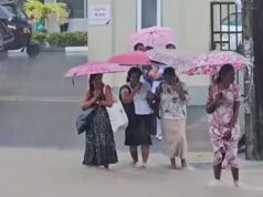 Heavy rain floods roads in Galle (Video)