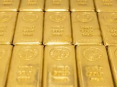 Gold smashes new record of $4,600