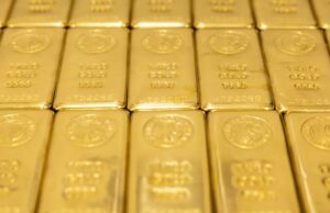 Gold smashes new record of $4,600