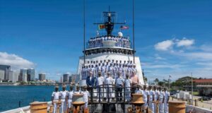 US Pacific Fleet Commander tours Sri Lanka Navy vessel in Honolulu