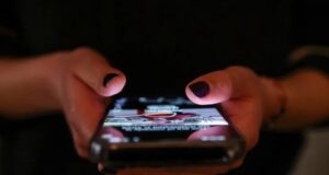 Greece to ban social media for under-15s from 2027