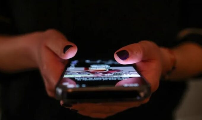 Greece to ban social media for under-15s from 2027