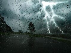 Lightning advisory : Red alert issued to 10 districts