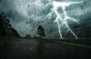 Lightning advisory : Red alert issued to 10 districts