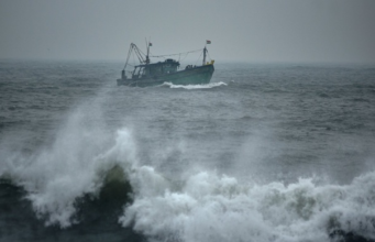 Rough seas : Advisory issued for Naval and fishing communities