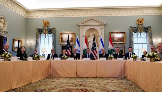 Israel and Lebanon agree to the implementation of ceasefire