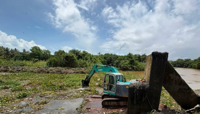 Cleaning of drainage canals begins to address BIA access flooding