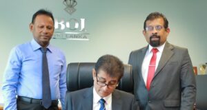 Duminda Hulangamuwa assumes duties as new BOI Chairman