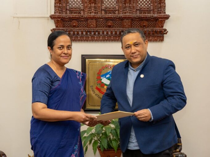 Sri Lanka officially hands over USD 1 million in humanitarian aid to Nepal