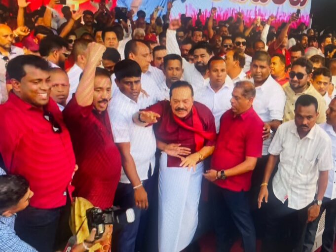 WATCH : Mahinda Rajapaksa arrives for SLPP Rally